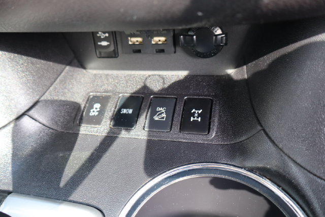 Used 2019 Toyota Highlander XLE AWD/4WD image 25