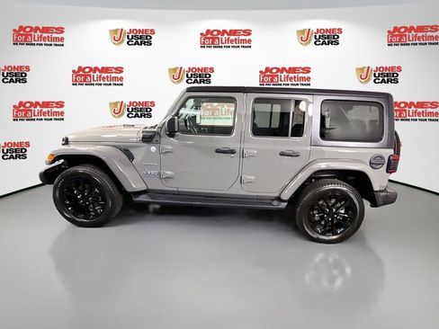 Used 2023 Jeep Wrangler Unlimited Sahara w/ Cold Weather Group AWD/4WD image 15