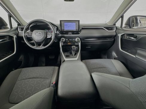 Used 2022 Toyota RAV4 XLE AWD/4WD image 25