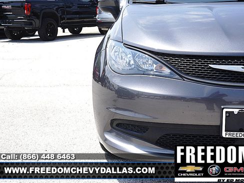 Used 2023 Chrysler Voyager LX FWD image 40