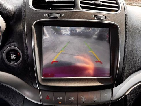 Used 2020 Dodge Journey Crossroad FWD image 17