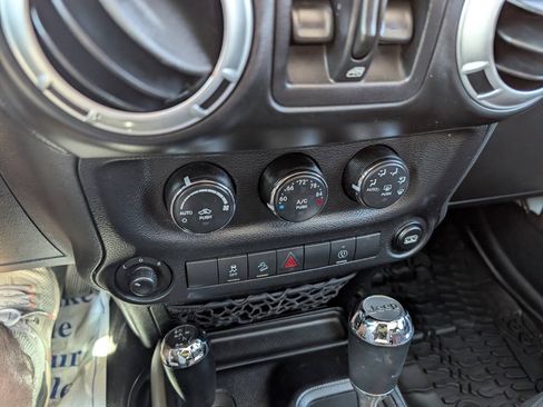 Used 2014 Jeep Wrangler Unlimited Sahara AWD/4WD image 23