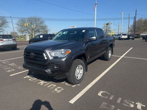 Used 2023 Toyota Tacoma SR AWD/4WD image 2