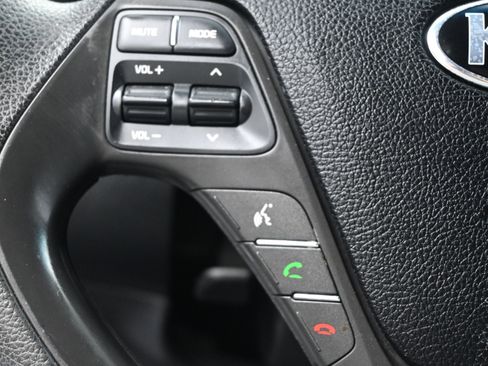 Used 2017 Kia Forte LX w/ LX Popular Package image 17