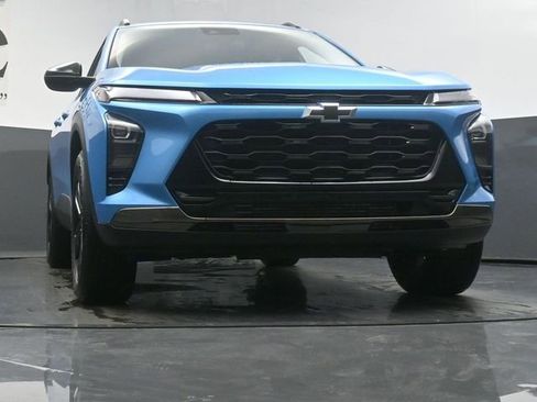 New 2025 Chevrolet Trax ACTIV w/ Sunroof Package FWD image 3