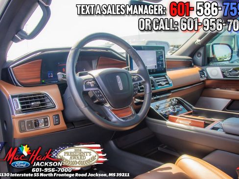 Used 2024 Lincoln Navigator Reserve AWD/4WD image 15