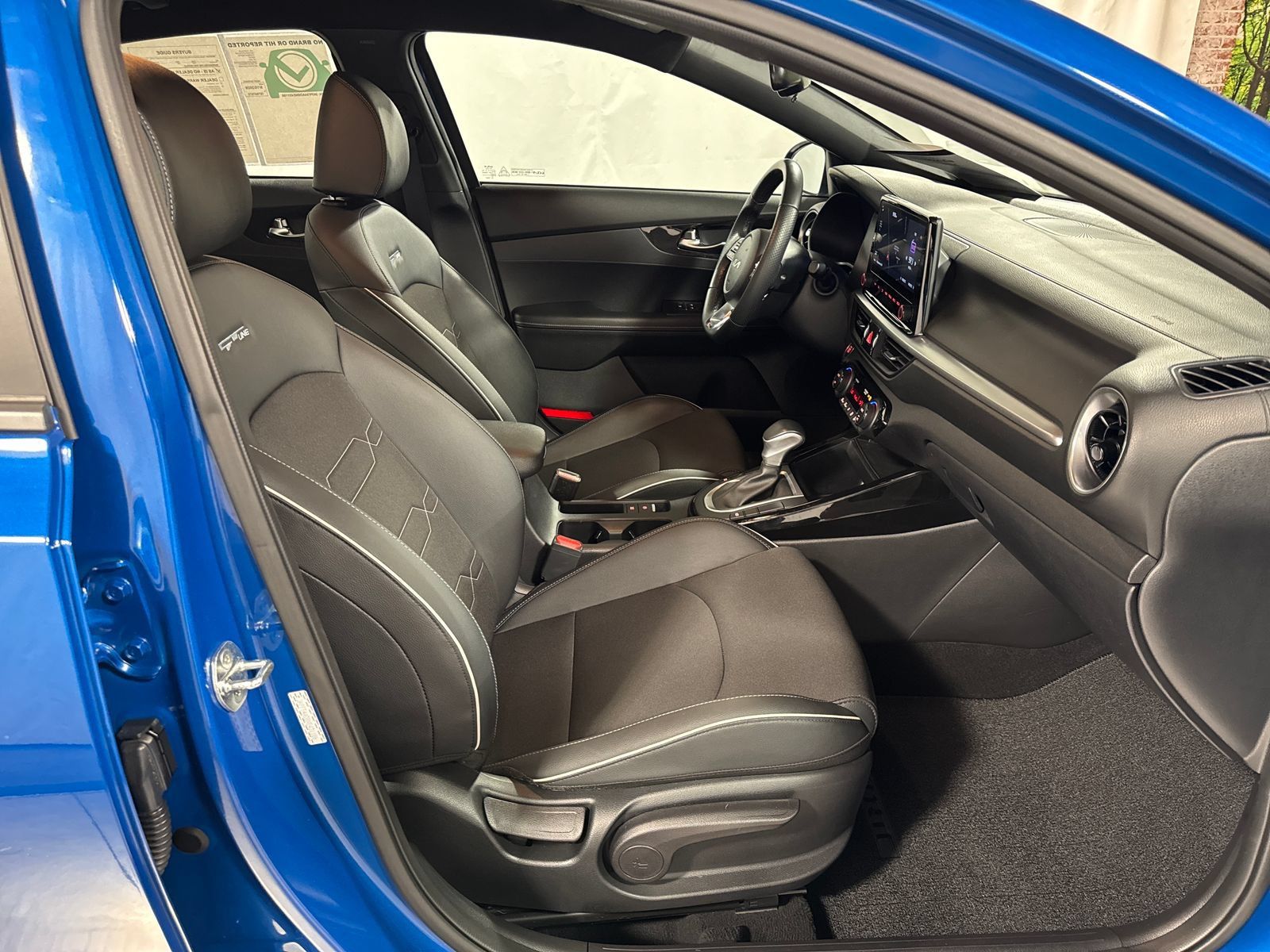 Used 2022 Kia Forte GT-Line w/ GT-Line Technology Package FWD image 23