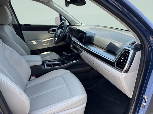 Used 2025 Kia Sorento EX w/ Panoramic Sunroof Package FWD image 19