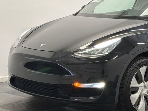 Used 2020 Tesla Model Y Long Range AWD/4WD image 2