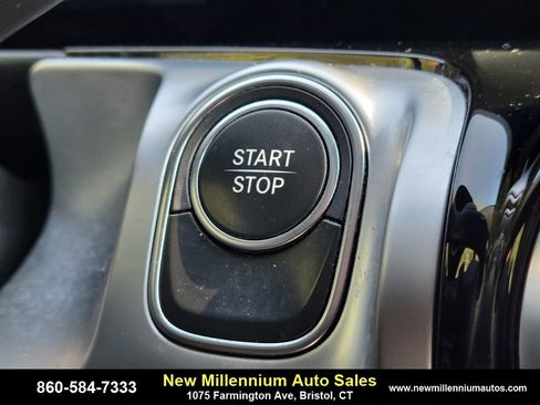 Used 2022 Mercedes-Benz EQB 350 4MATIC image 25