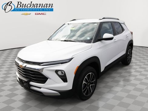 Used 2025 Chevrolet TrailBlazer LT AWD/4WD image 1