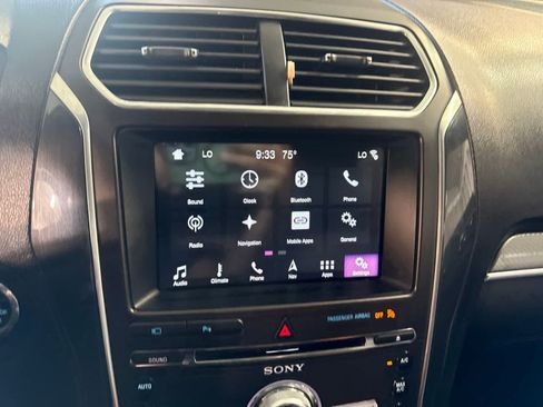 Used 2017 Ford Explorer Sport w/ Equipment Group 401A AWD/4WD image 31