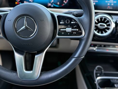 Used 2021 Mercedes-Benz CLA 250 image 27