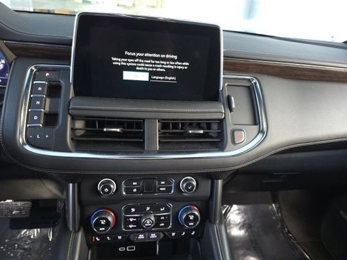 Used 2023 Chevrolet Suburban Premier image 34