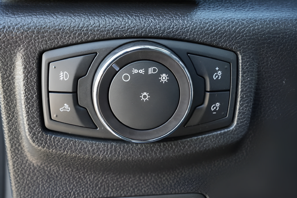 Used 2018 Ford F150 Lariat w/ Equipment Group 502A Luxury AWD/4WD image 29