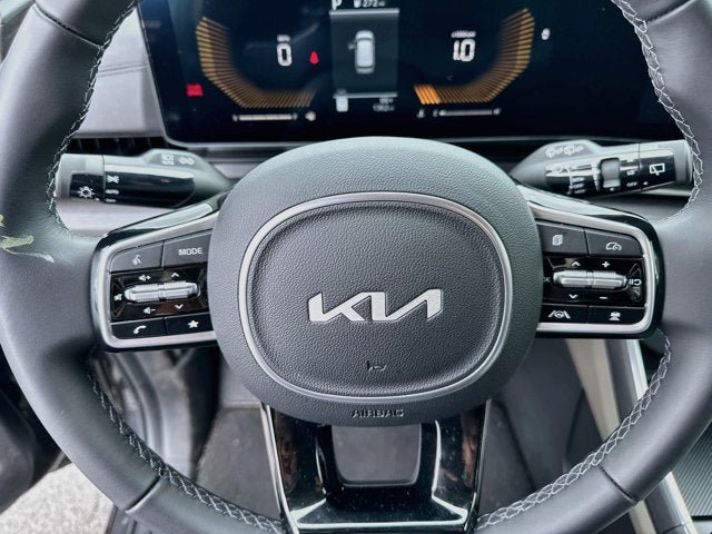Certified 2026 Kia Carnival EX FWD image 11