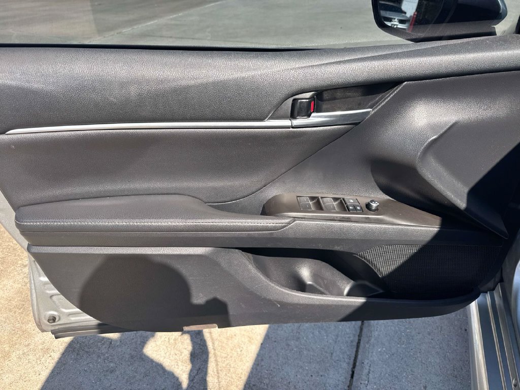 Used 2021 Toyota Camry XSE FWD image 23