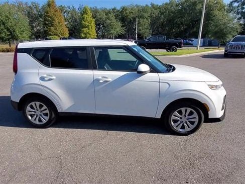 Used 2020 Kia Soul LX image 10