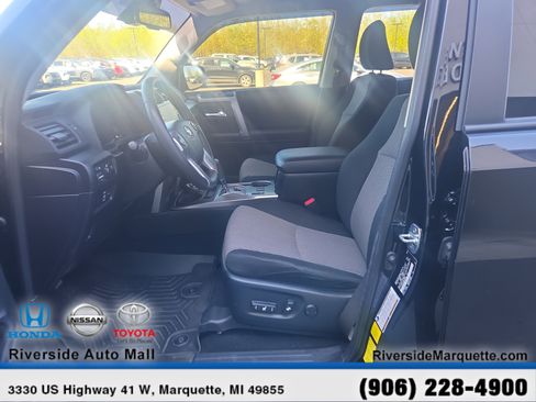 Used 2024 Toyota 4Runner SR5 AWD/4WD image 15