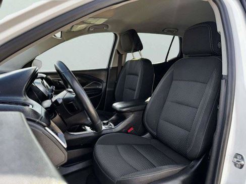 Used 2023 GMC Terrain SLE w/ Driver Convenience Package FWD image 24