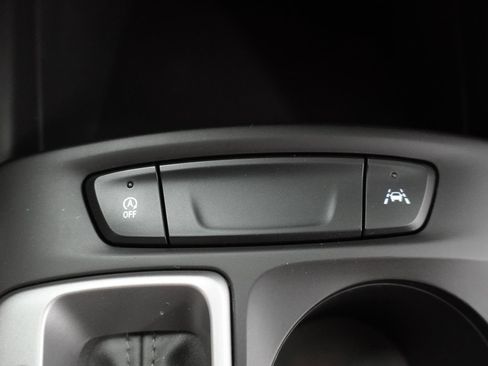 Used 2024 Chevrolet Trax LS w/ LS Convenience Package FWD image 28