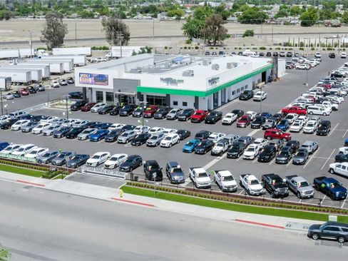 New 2025 Nissan Armada SL image 12