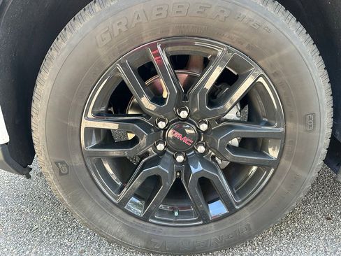 Used 2024 GMC Sierra 1500 Elevation RWD image 10