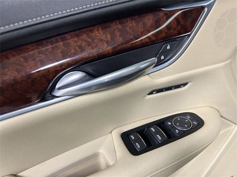 Used 2018 Cadillac XT5 Premium Luxury image 24