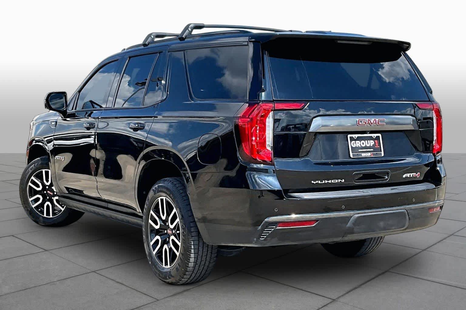 Used 2021 GMC Yukon AT4 w/ AT4 Premium Package AWD/4WD image 12