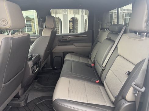 Used 2024 Chevrolet Silverado 1500 ZR2 w/ Technology Package AWD/4WD image 24
