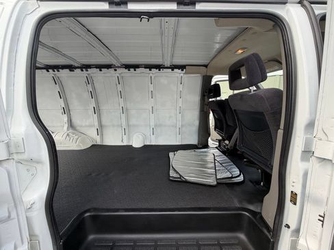Used 2014 Chevrolet Express 2500 Extended RWD image 39