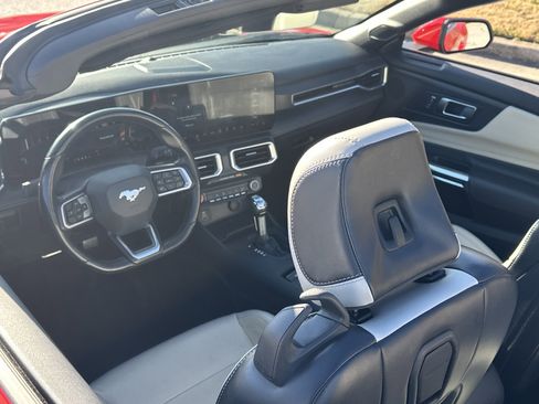 Used 2024 Ford Mustang Premium image 18