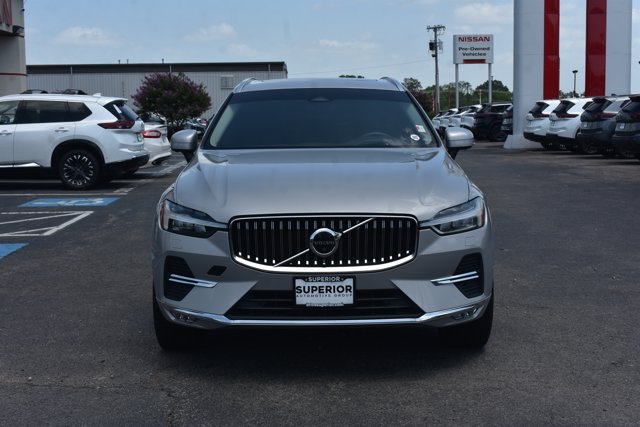 Used 2023 Volvo XC60 B5 Ultimate w/ Climate Package FWD image 2