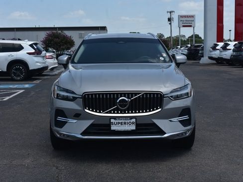 Used 2023 Volvo XC60 B5 Ultimate w/ Climate Package FWD image 2