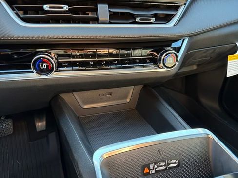 New 2026 Chevrolet Equinox LT w/ Convenience Package II image 29