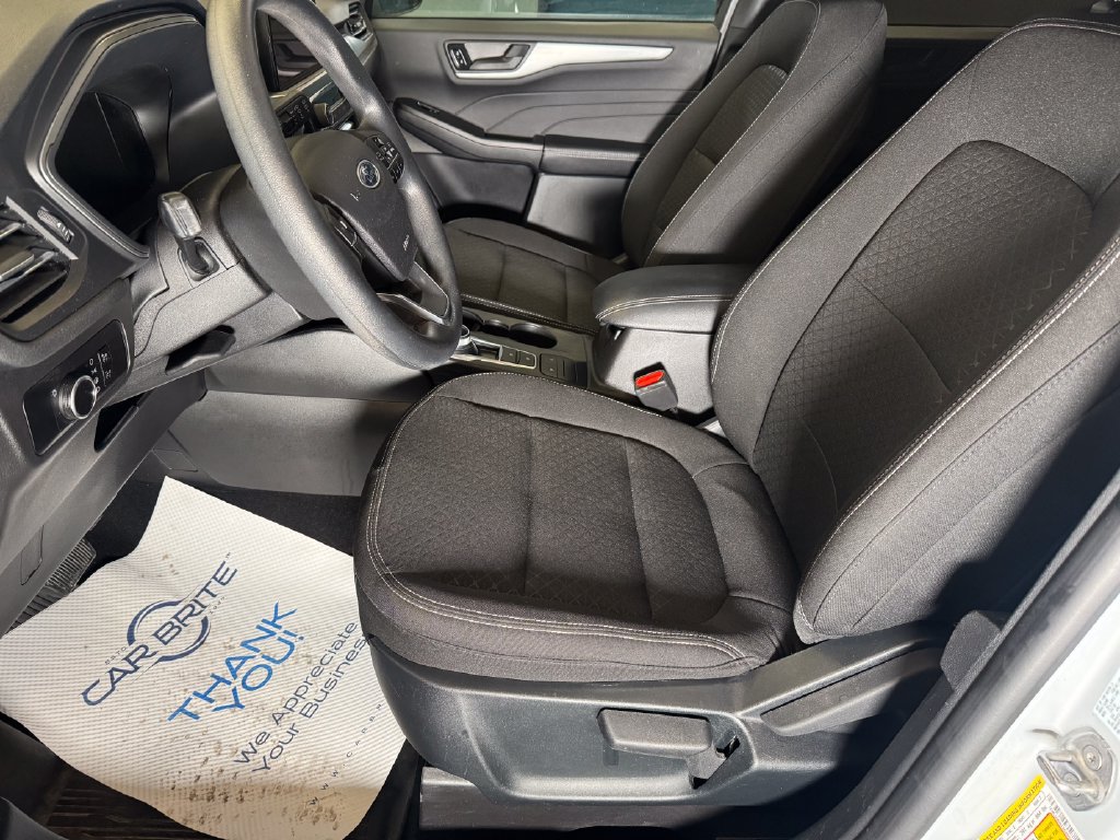 Used 2025 Ford Escape Active FWD image 19