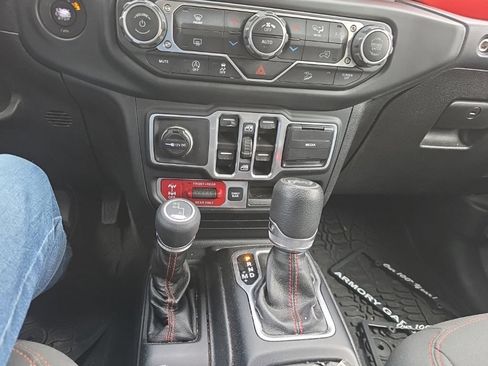 Used 2018 Jeep Wrangler Unlimited Rubicon AWD/4WD image 20