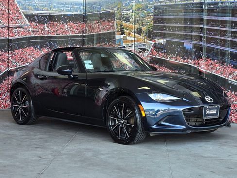 Used 2025 MAZDA MX-5 Miata RF Grand Touring RWD image 2