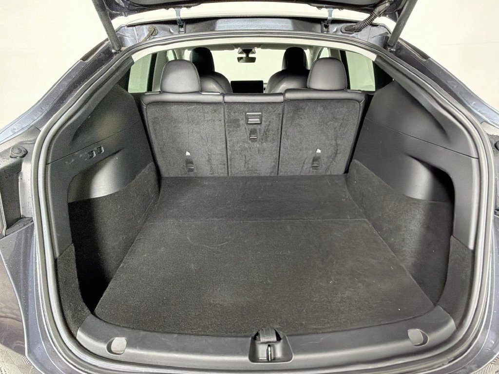Used 2022 Tesla Model Y Long Range AWD/4WD image 28