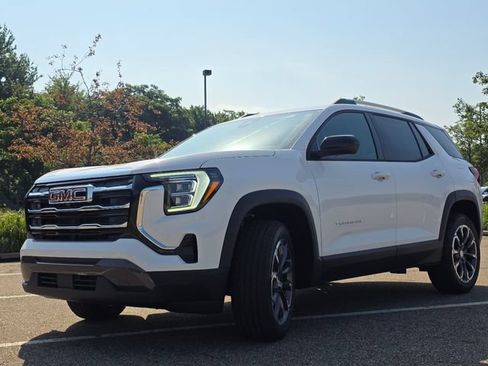 New 2027 GMC Terrain Elevation w/ Elevation Premium Package FWD image 12