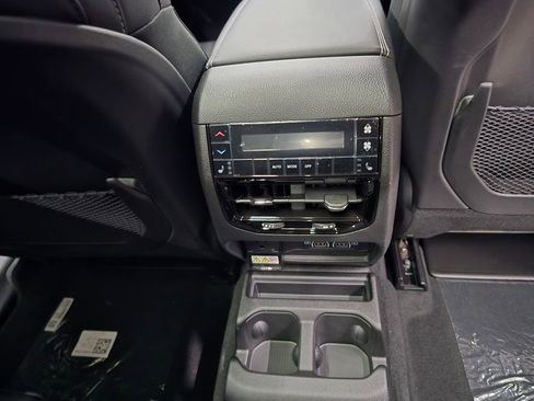 New 2025 Jeep Grand Cherokee L Limited w/ Luxury Tech Group II AWD/4WD image 38