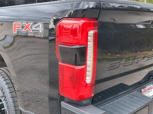 Used 2024 Ford F250 XL w/ STX Appearance Package AWD/4WD image 4