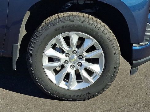 Used 2020 Chevrolet Silverado 1500 Custom w/ Custom Value Package image 8