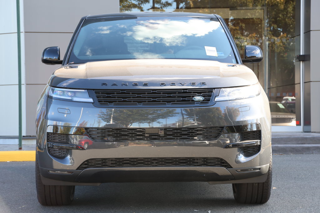 New 2027 Land Rover Range Rover Sport SE AWD/4WD image 5