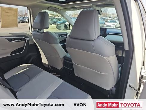 Used 2019 Toyota RAV4 XLE Premium image 32