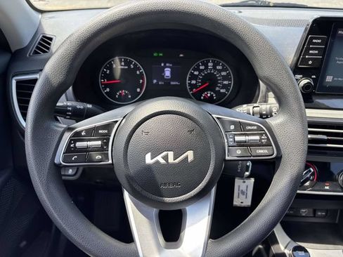 Used 2023 Kia Seltos LX AWD/4WD image 21
