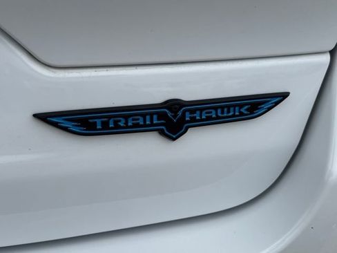 Used 2024 Jeep Grand Cherokee Trailhawk image 7