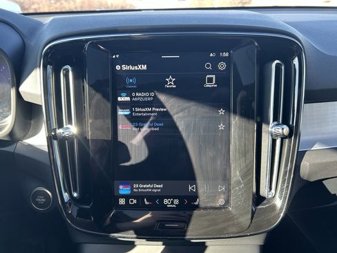 Used 2024 Volvo XC40 B5 Core image 13