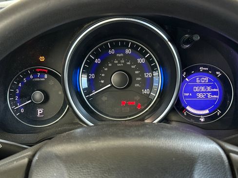 Used 2018 Honda Fit LX image 21