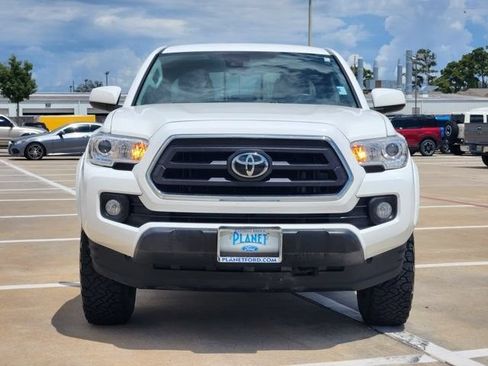 Used 2022 Toyota Tacoma SR5 RWD image 2